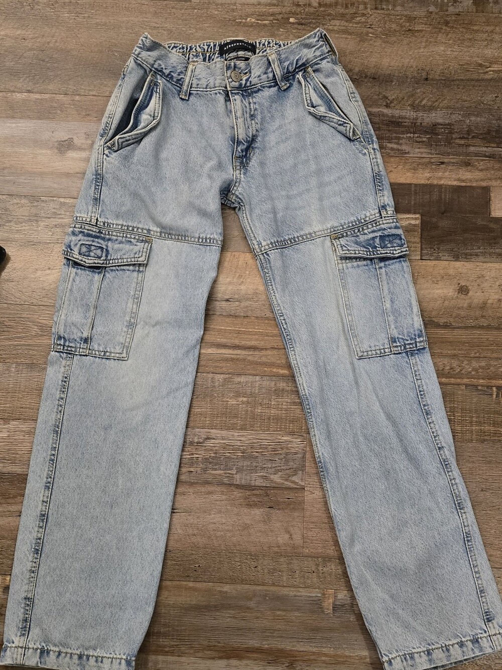 Aeropostale Low-Rise Light Wash Cargo Jeans Size XS